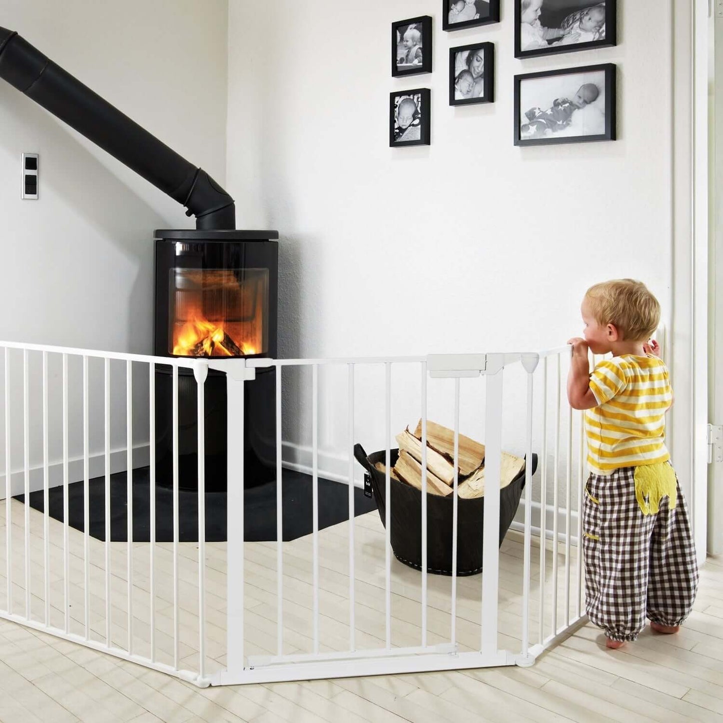 Baby Safety Gate Playpen Fireplace Guard Gate Metal Safety Fence