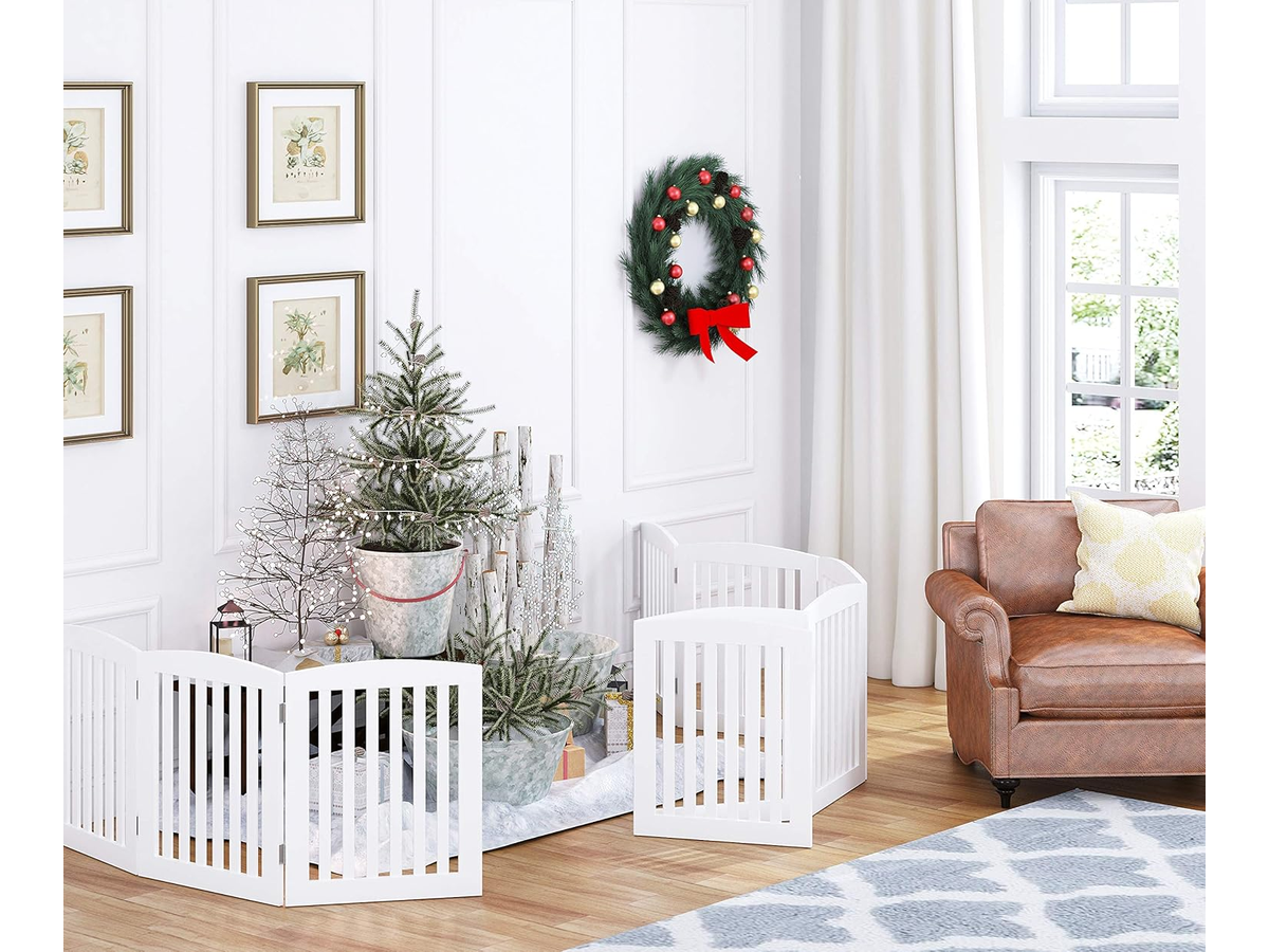 Freestanding Dog Gate with Support Feet Foldable Pet Safety Gate